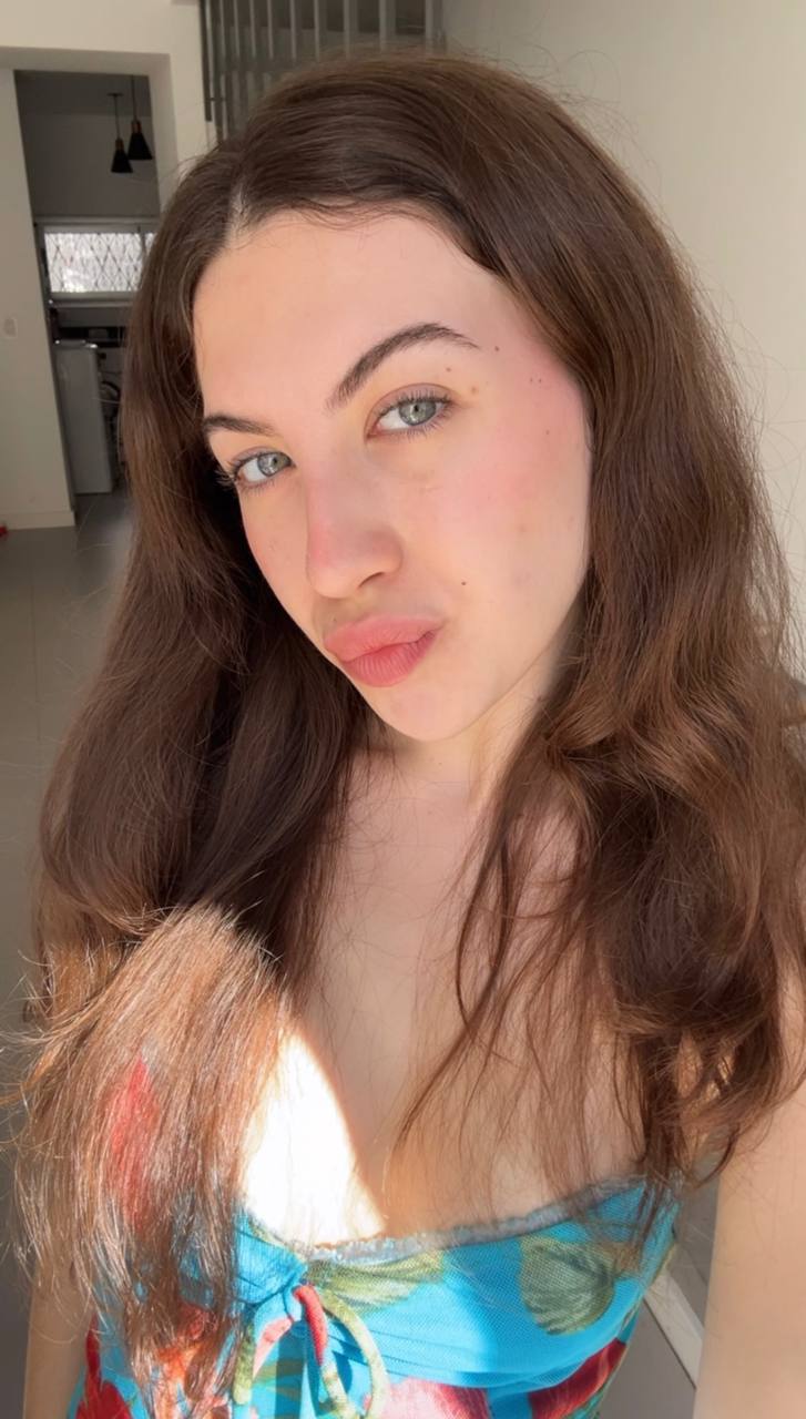 Nude girl Amber in Basra