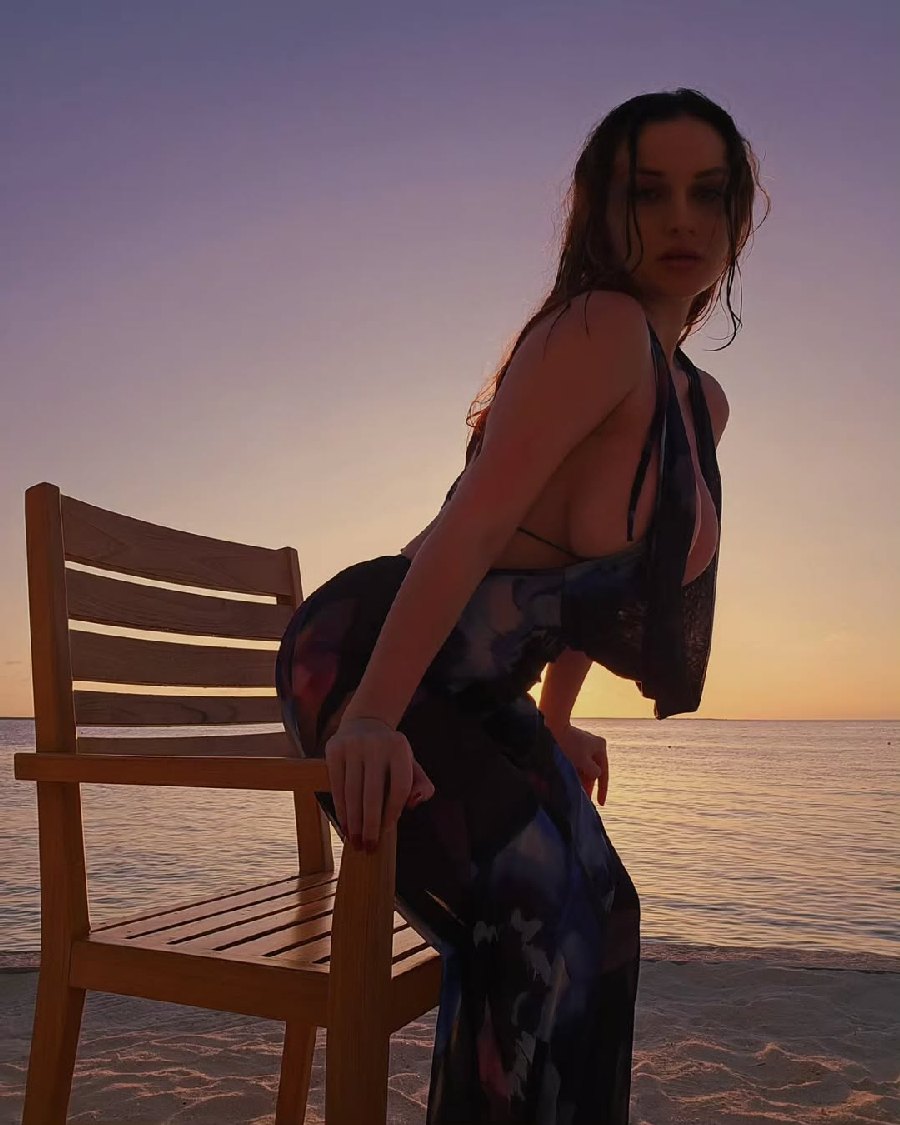 Sexy girl Miranda Faith nude in Basra