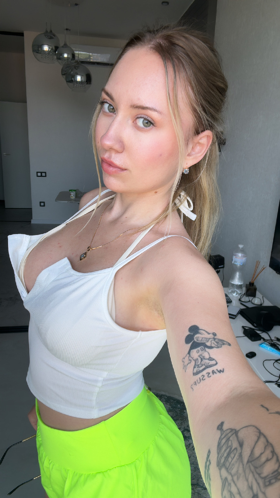 KateV in her underwear in Basra