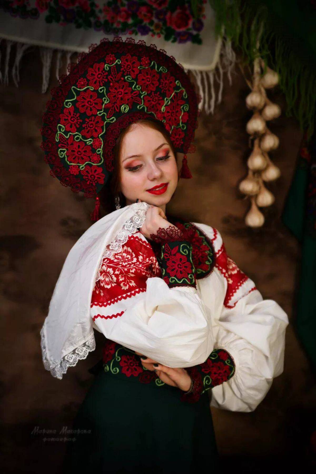 Women in Slavic costumes underwear in Basra