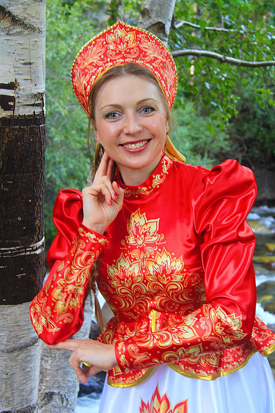 Women in Slavic costumes in Basra