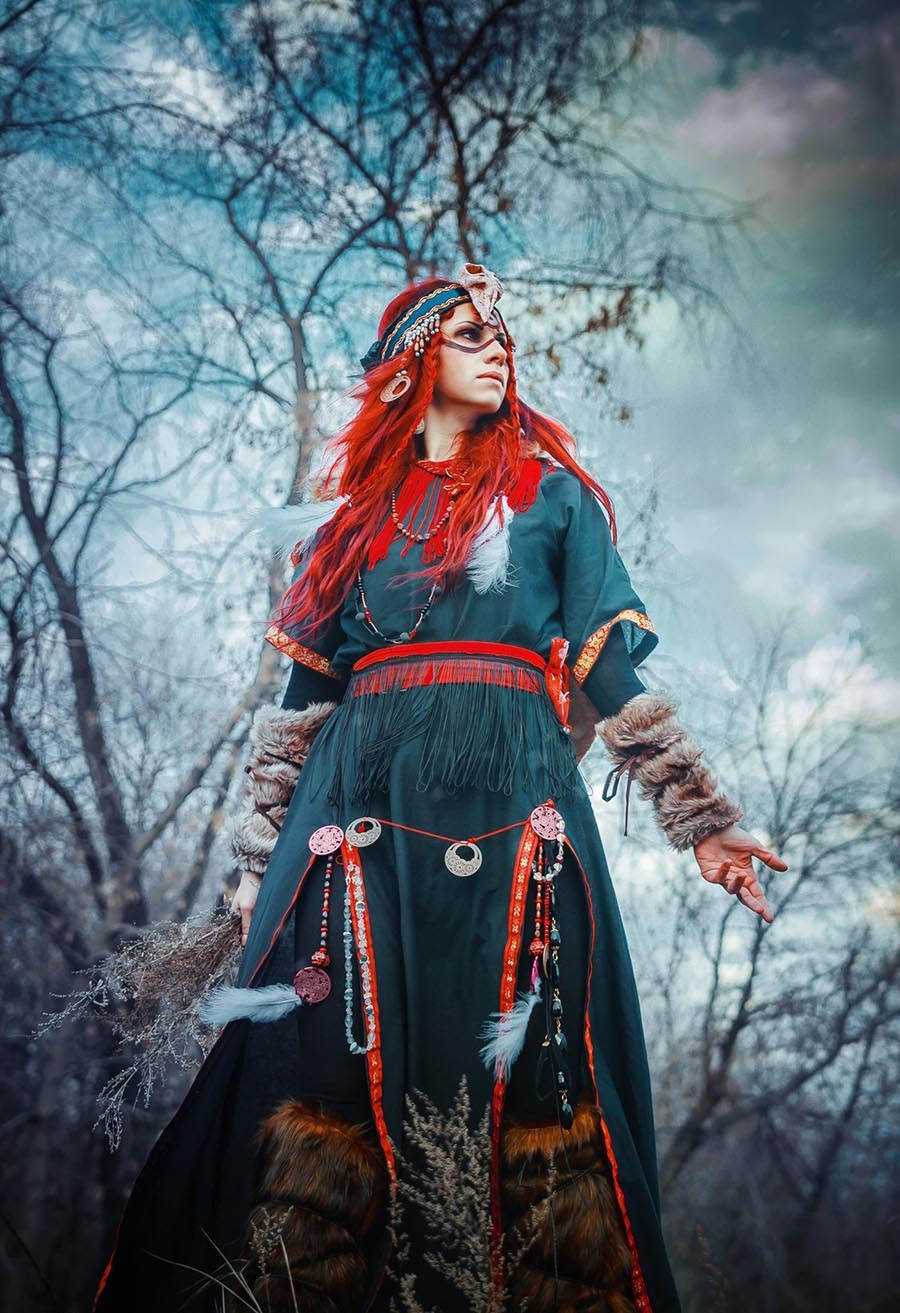 Girls in Slavic costumes underwear in Basra