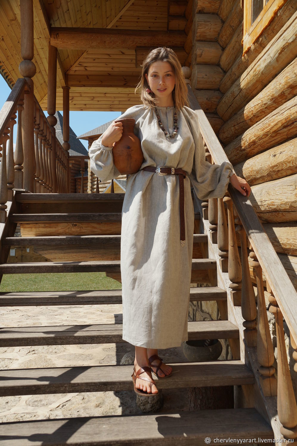 Girls in Slavic costumes in Basra